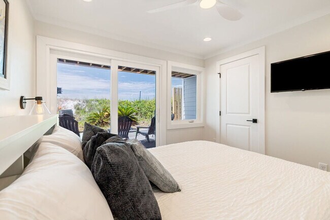 Building Photo - 100 S Spooky Ln