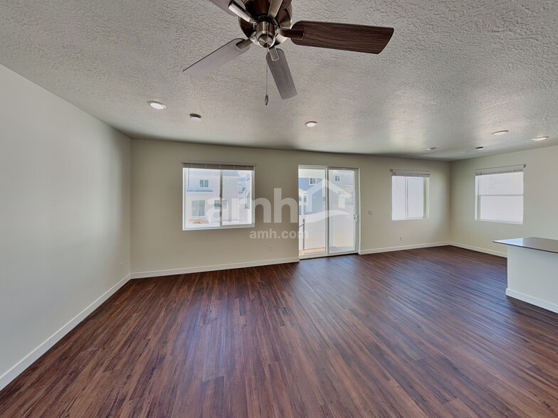 Building Photo - 7105 Woods Rose Dr