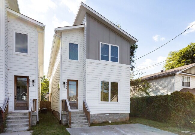 Building Photo - "Charming 4-Bedroom Nashville Oasis with Elegant Hardwood Floors & Private Guest Suite!"