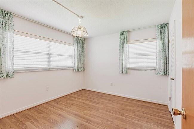 Building Photo - 4158 S Tamiami Trl