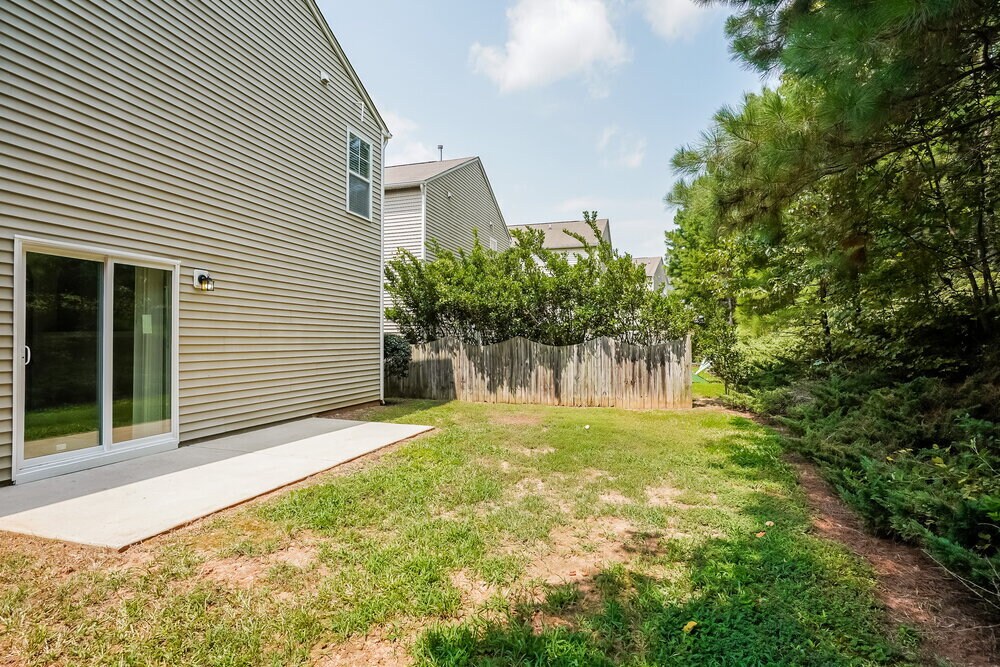 Building Photo - 70 Brookhaven Dr