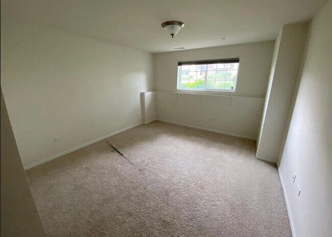 Building Photo - 2873 Henley Ln