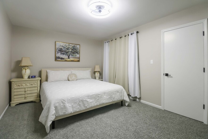 Building Photo - 105 Rhum Pl