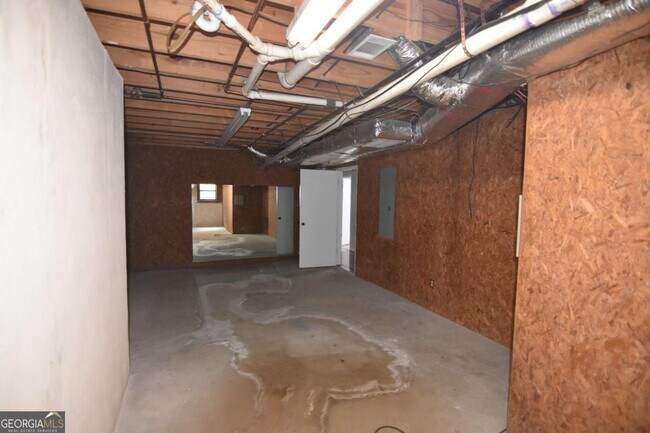 Building Photo - 3765 Cochran Lake Rd