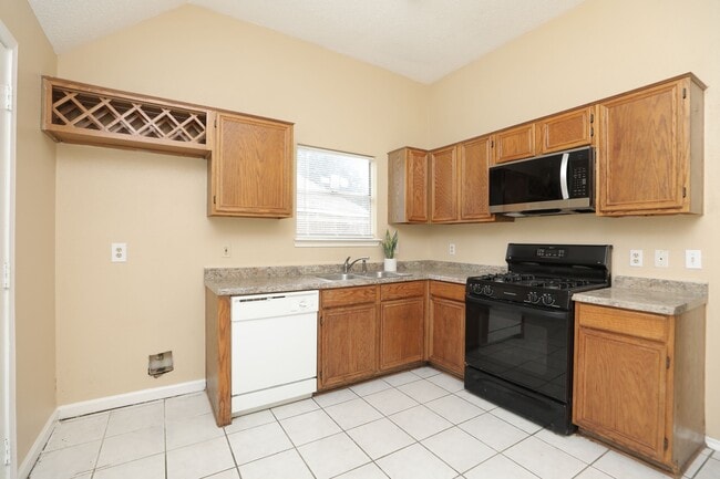 Building Photo - 17326 Harmony Hill Dr