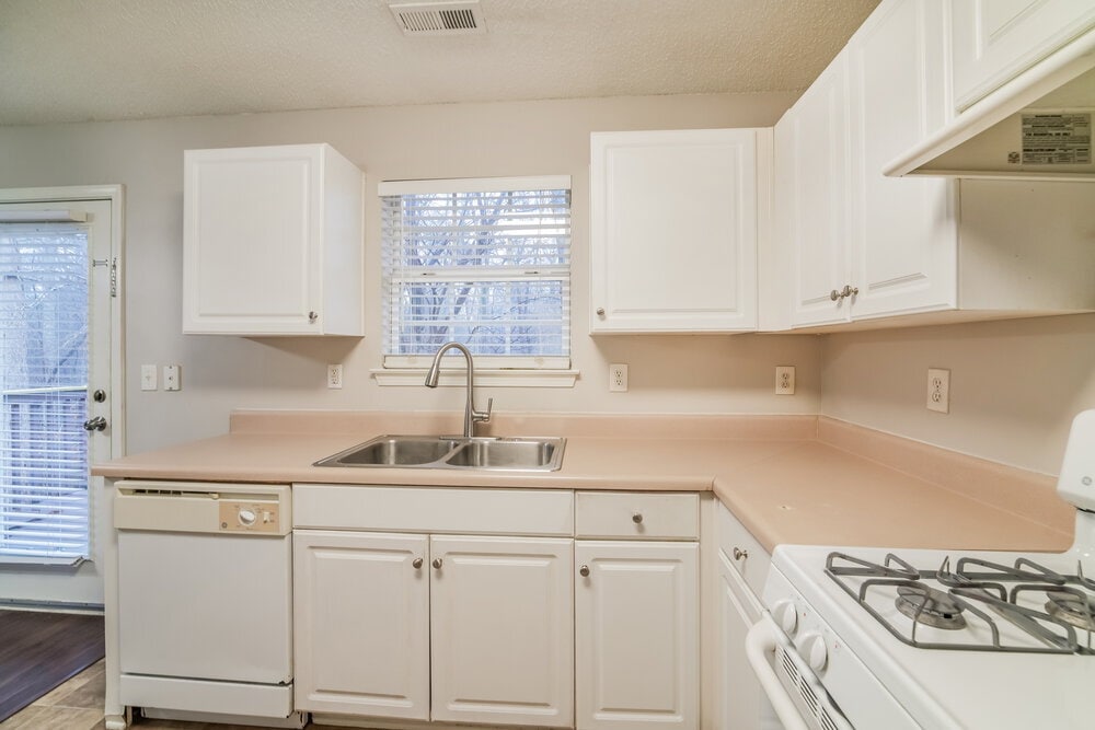 Building Photo - 409 Robin Hill Ln