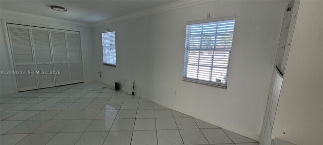 Building Photo - 5200 SW 89th Pl