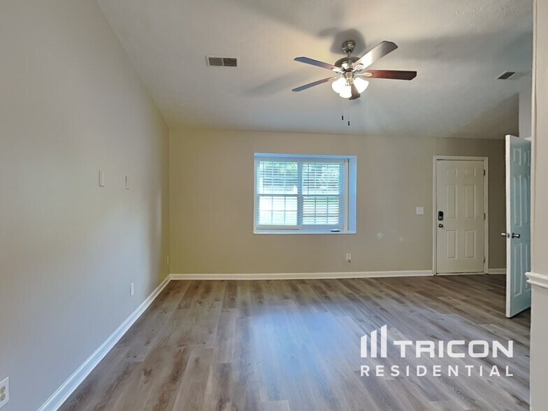 Building Photo - 4073 Red Laurel Way SW