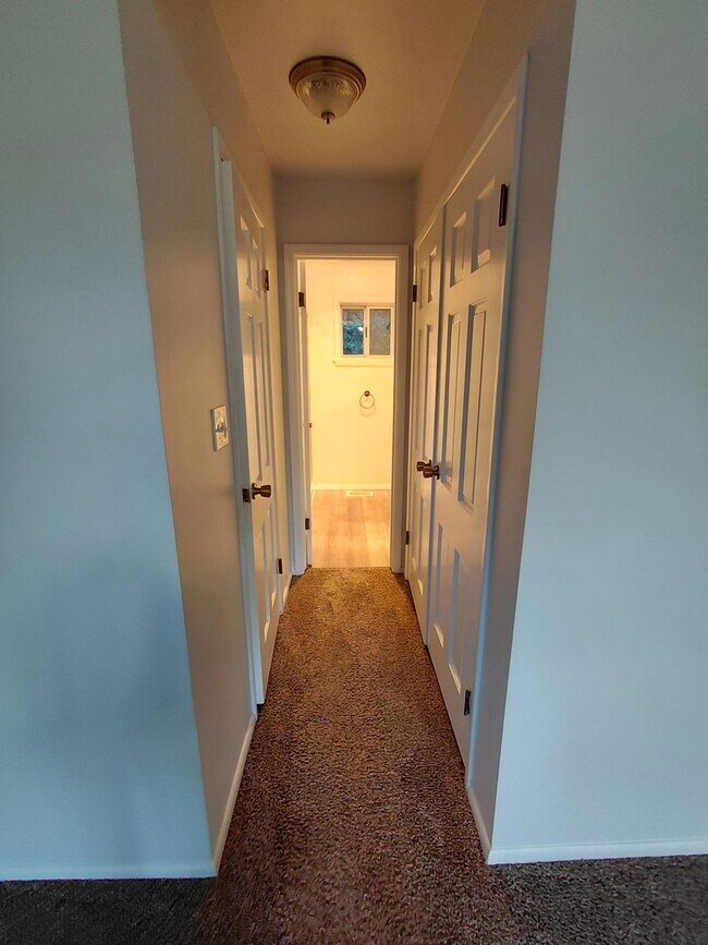 Building Photo - Silverdale Area Home