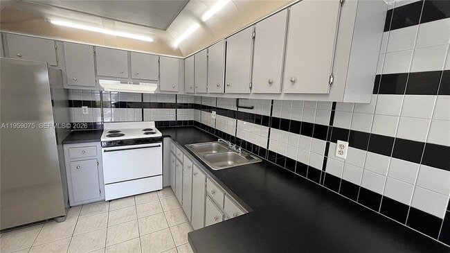 Building Photo - 14250 SW 62nd St