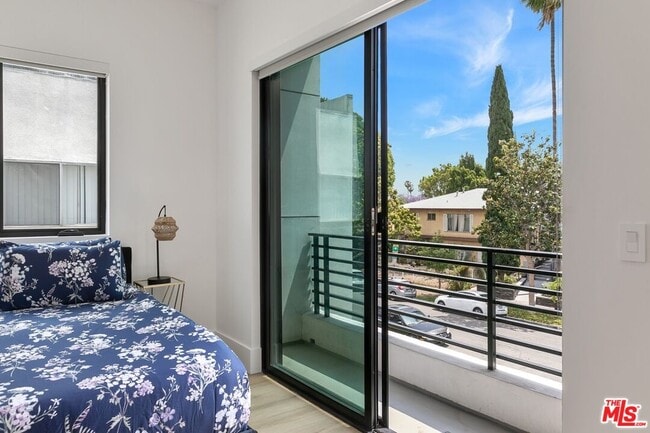 Building Photo - 1236 N Spaulding Ave