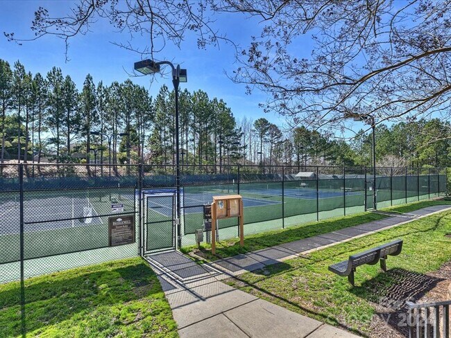 Building Photo - Beautiful, Well Kept, Townhouse in Popular Bridgemill