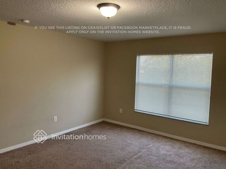 Building Photo - 2711 Queen Alberta Dr