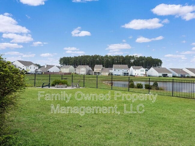 Building Photo - 242 Dunlin Dr