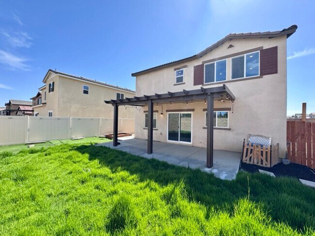 Building Photo - Newly built 4 bedroom Winchester home for ...