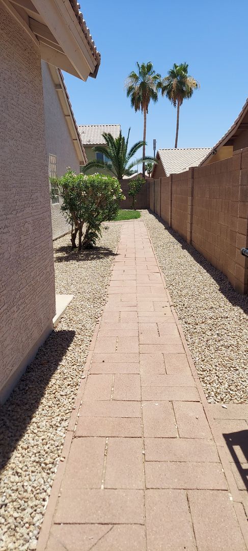 Building Photo - *JUST REMODELED* DONT MISS OUT ON THIS 4 BEDROOM 2 BATH ** PRIME CHANDLER LOCATION