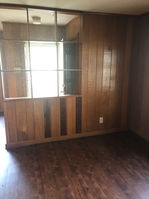 Building Photo - 209 E Jordan St