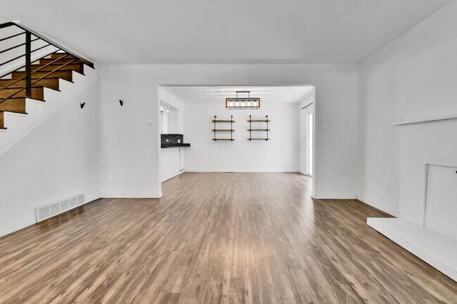 Building Photo - $2,795.00 - 4 Bedroom, 3 Bathroom, Single ...