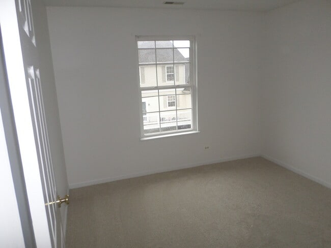 Building Photo - 652 N Hidden Prairie Ct