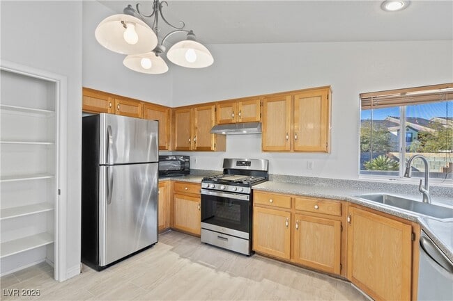 Building Photo - 9475 S Soloshine St