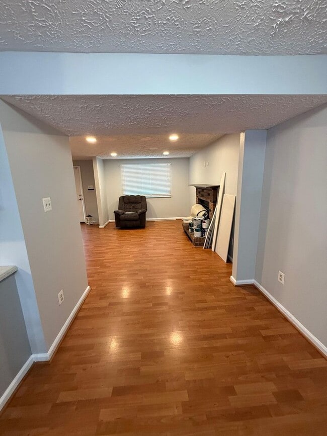 Building Photo - 8302 White Star Ct