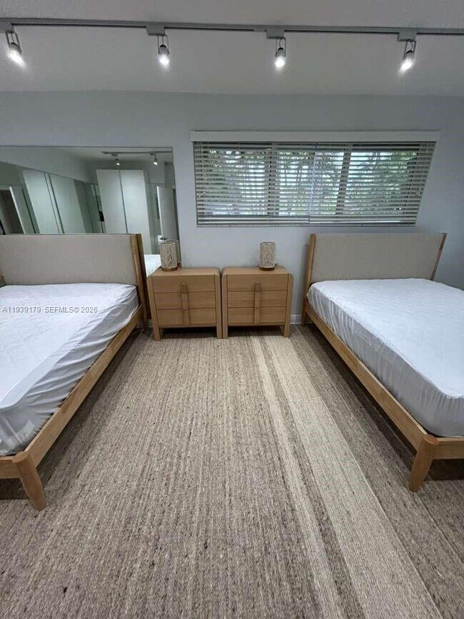 Building Photo - 1108 Washington St