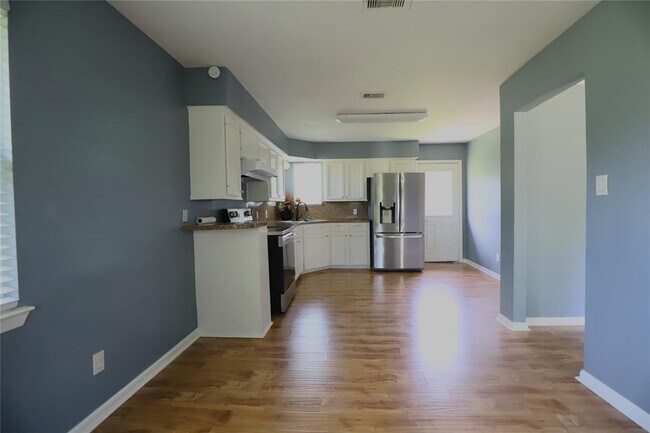 Building Photo - 16890 Porter Ln