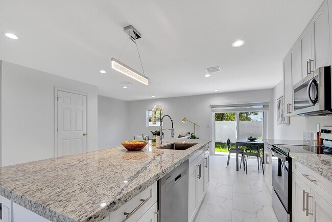 Building Photo - 3871 Patio Ct