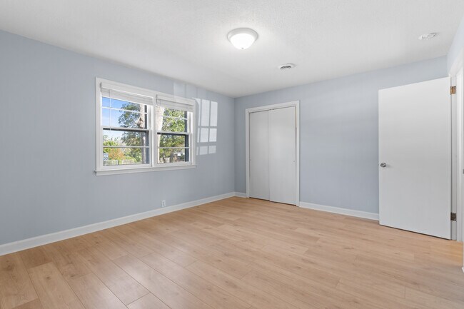 Building Photo - 409 Wilkes Rd