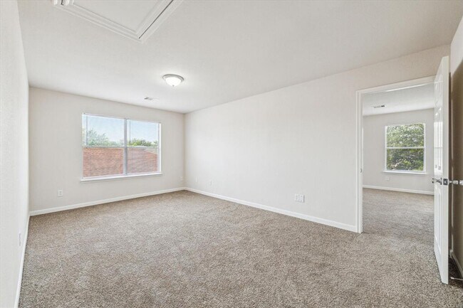 Building Photo - 431 Mantova Dr