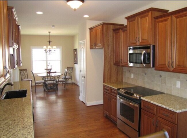 Building Photo - 1125 Cranberry Ct