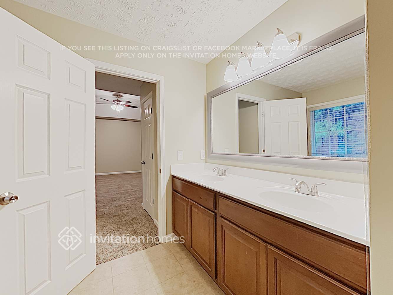 Building Photo - 690 Castlebrooke Dr SE