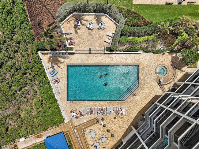 Building Photo - 9650 S Ocean Dr