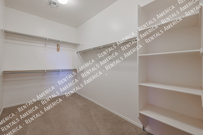 Building Photo - 41587 Anne Ln