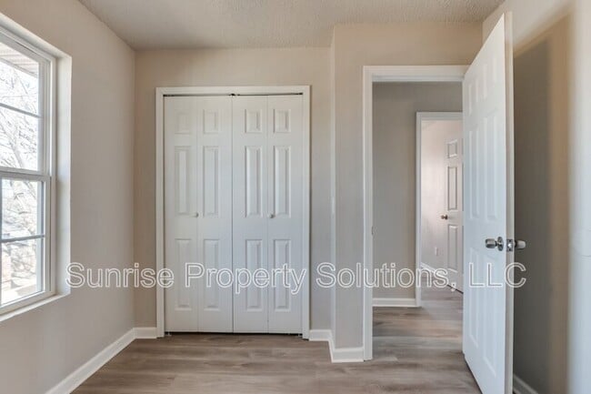 Building Photo - 4713 Love Dr