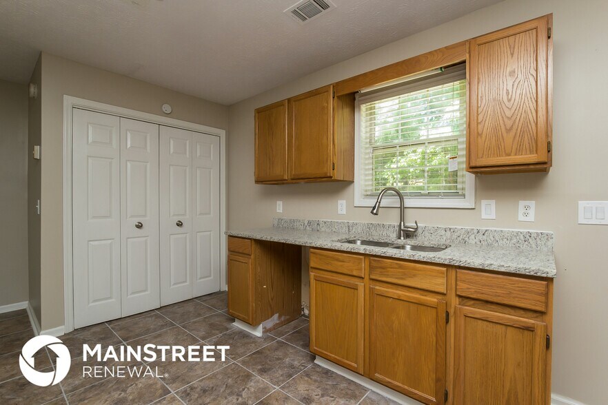 Building Photo - 616 Hunters Cove Ln