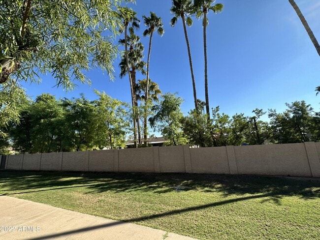 Building Photo - 8601 E Irish Hunter Trail