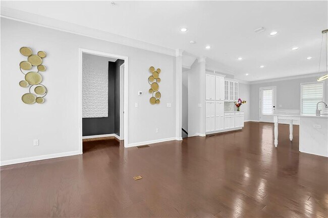 Building Photo - 724 Topsail Ln