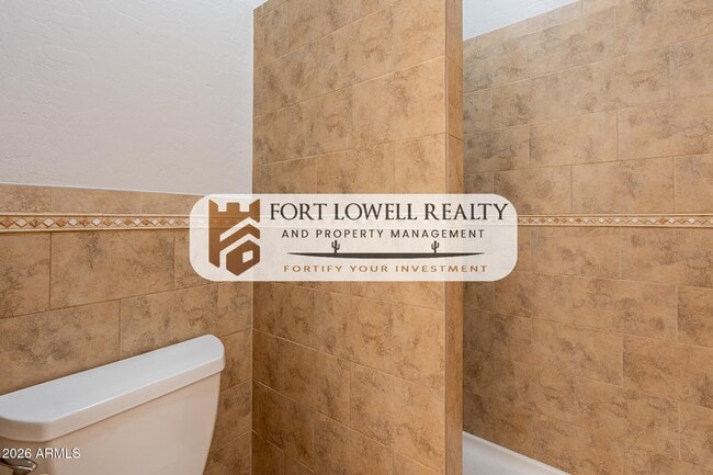 Building Photo - 13354 W San Miguel Ave