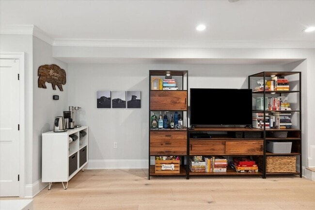 Building Photo - 2150 Florida Ave NW