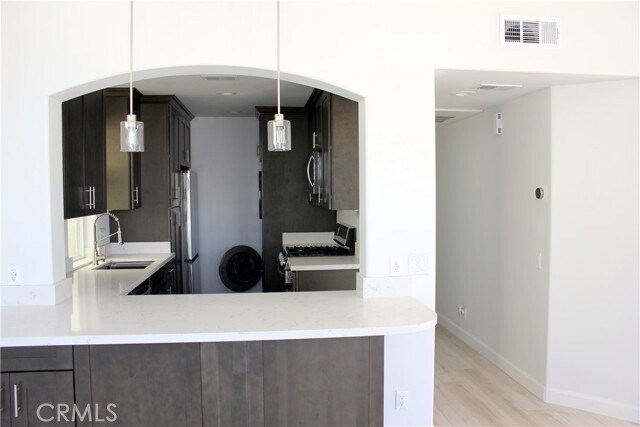 Building Photo - 813 E Bay Ave