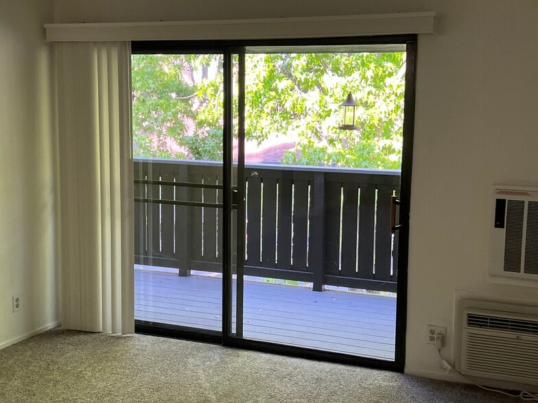 Balcony #1 - 1493 Marchbanks Dr