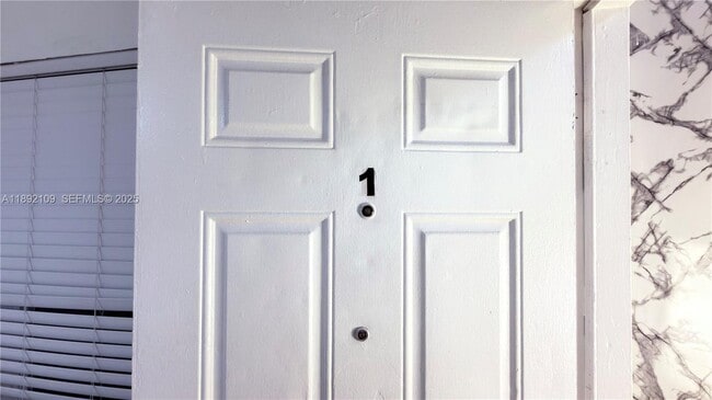 Building Photo - 545 Michigan Ave