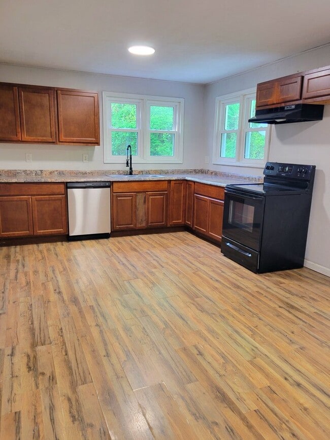 Building Photo - For Rent...300 Bethel, Collinsville