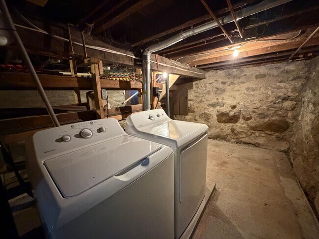 Building Photo - NOW AVAILABLE - Single Family Home in North Adams