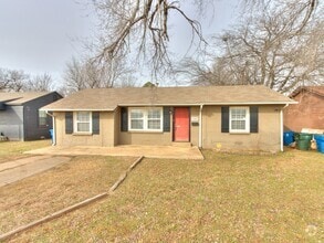 Building Photo - 3 bed 1 bath updated with beautiful garage...