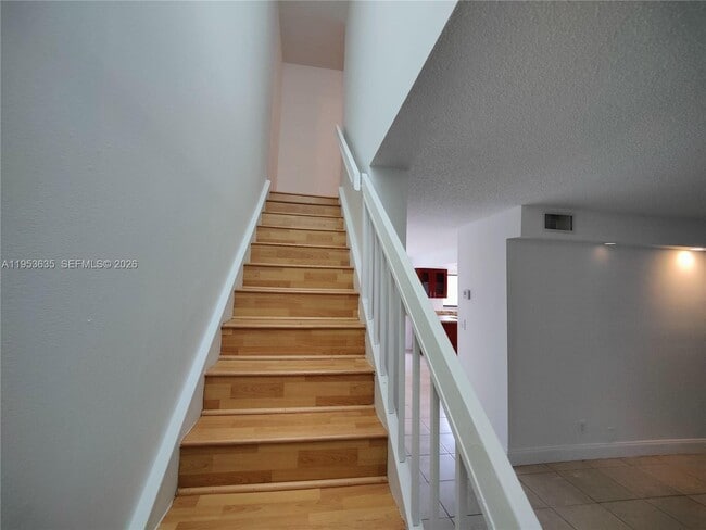 Building Photo - 181 Wimbledon Lakes Dr