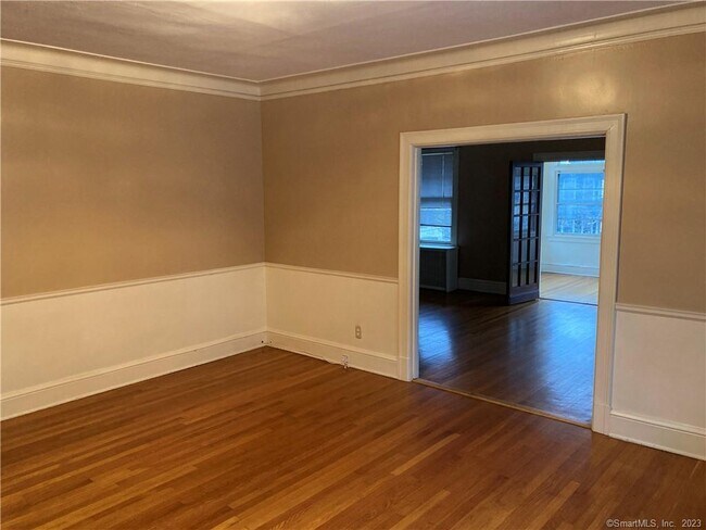 Building Photo - 18 Maplewood Ave