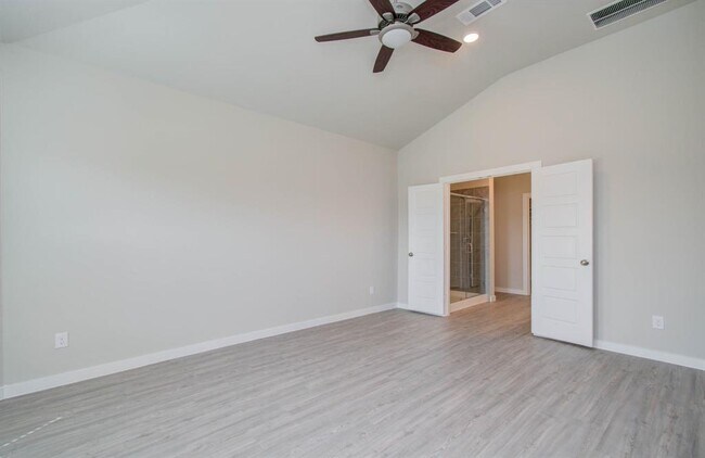 Building Photo - 21611 Sandy Dune Dr