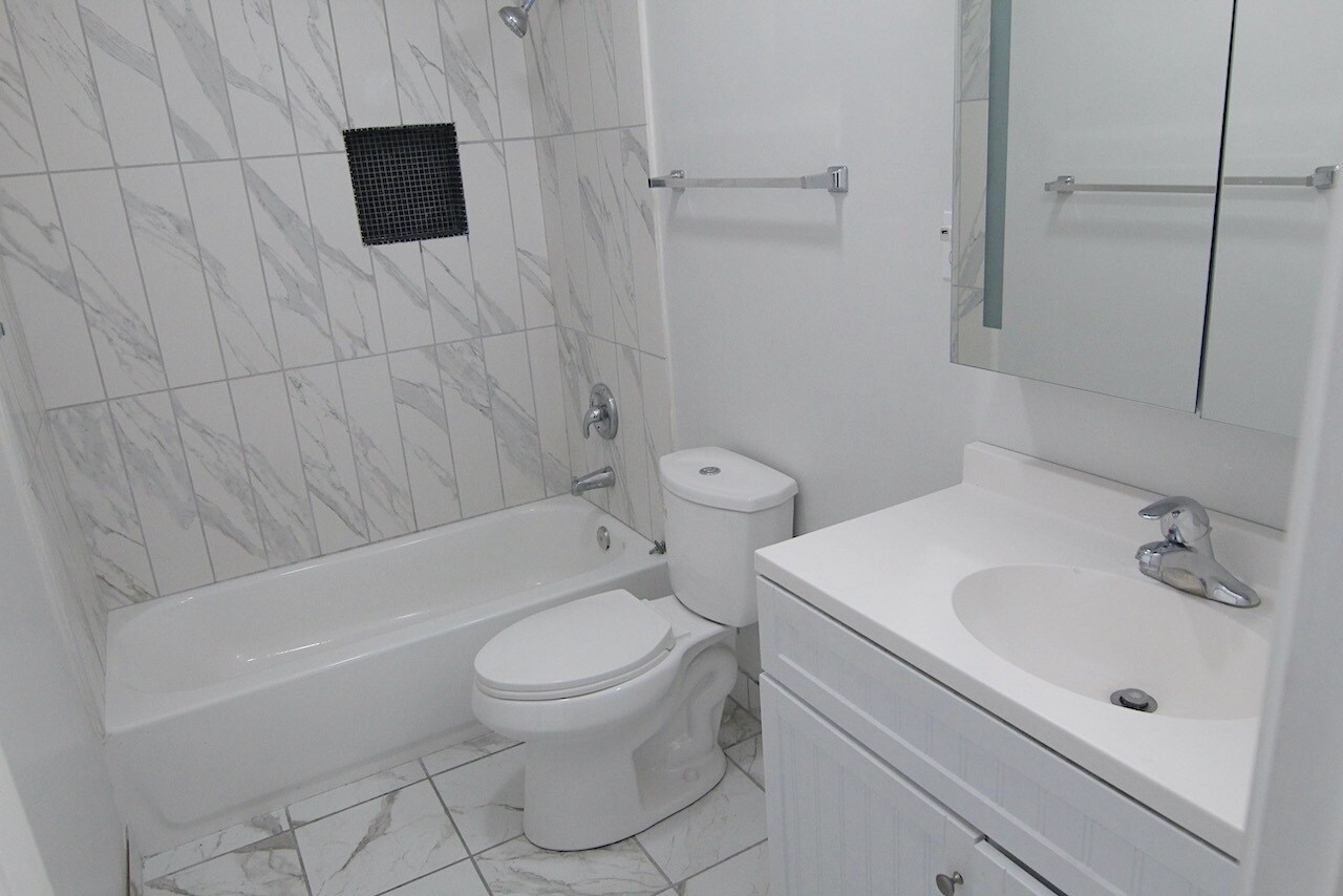 Building Photo - 3247 W Century Blvd